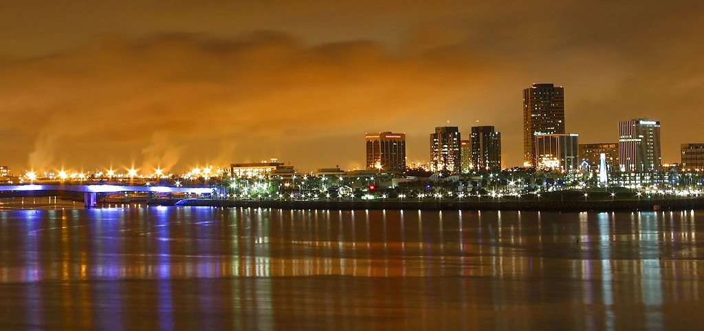 Long_Beach%2C_CA_at_night.jpg