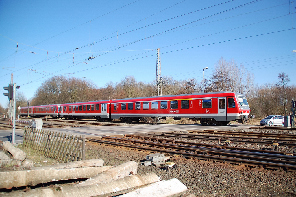 zwei-628928ziger-triebwagen-verlassen-grevenbroich-488524.jpg