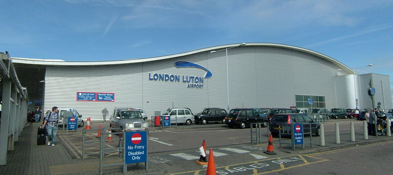799px-Luton_airport.jpg