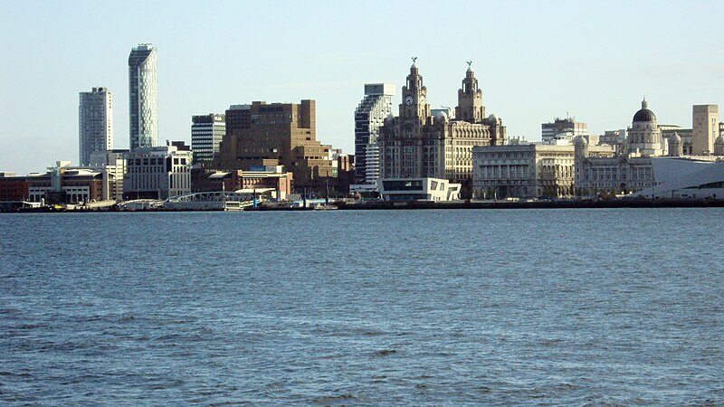 800px-Liverpool_waterfront_from_Birkenhead_300809.JPG