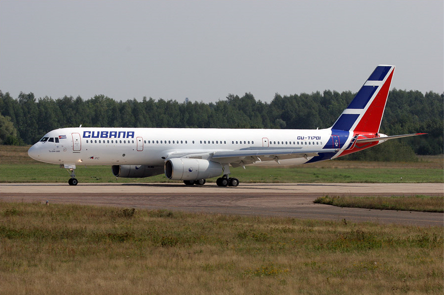 Cubana_Tupolev_Tu-204-100E.jpg