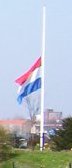 Nederlandse_vlag_halfstok.jpg