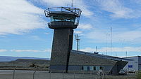 200px-El_Calafate_airport_control_tower.jpg